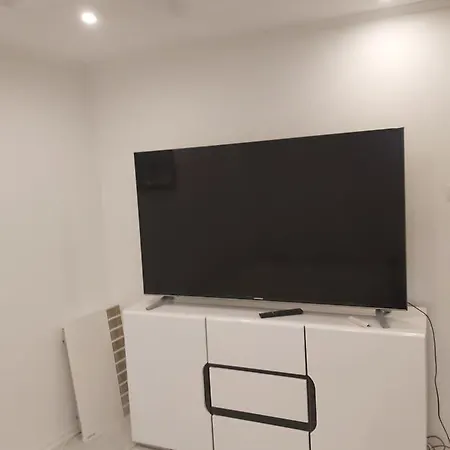 Hall Free Wifi Apartment